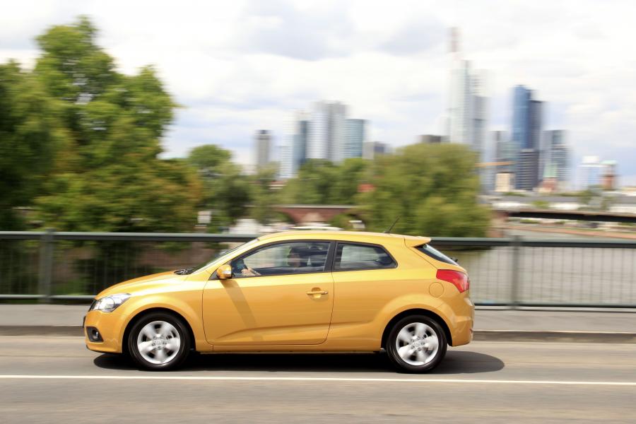  Kia pro_cee&rsquo;d EcoDynamics 2011 года  (фото 16 из 133)